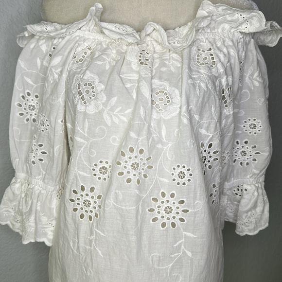 Haute Project Women’s White Eyelet Off-Shoulder Top Large - Picture 3 of 10